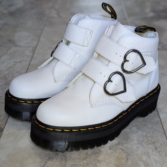Doc Martens 'Devon Heart' Platform Boots (women's 9) - Picture 1 of 11